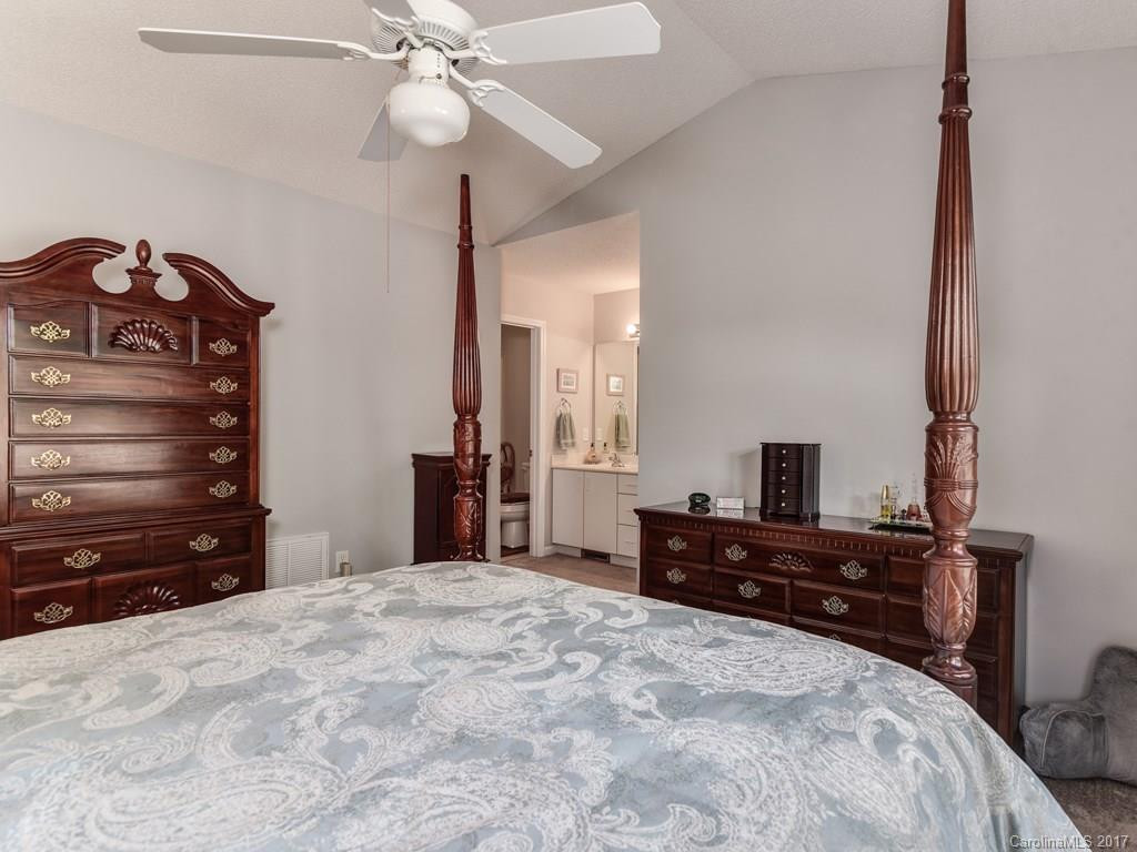 26 Woodridge View Court #45 - Photo 11