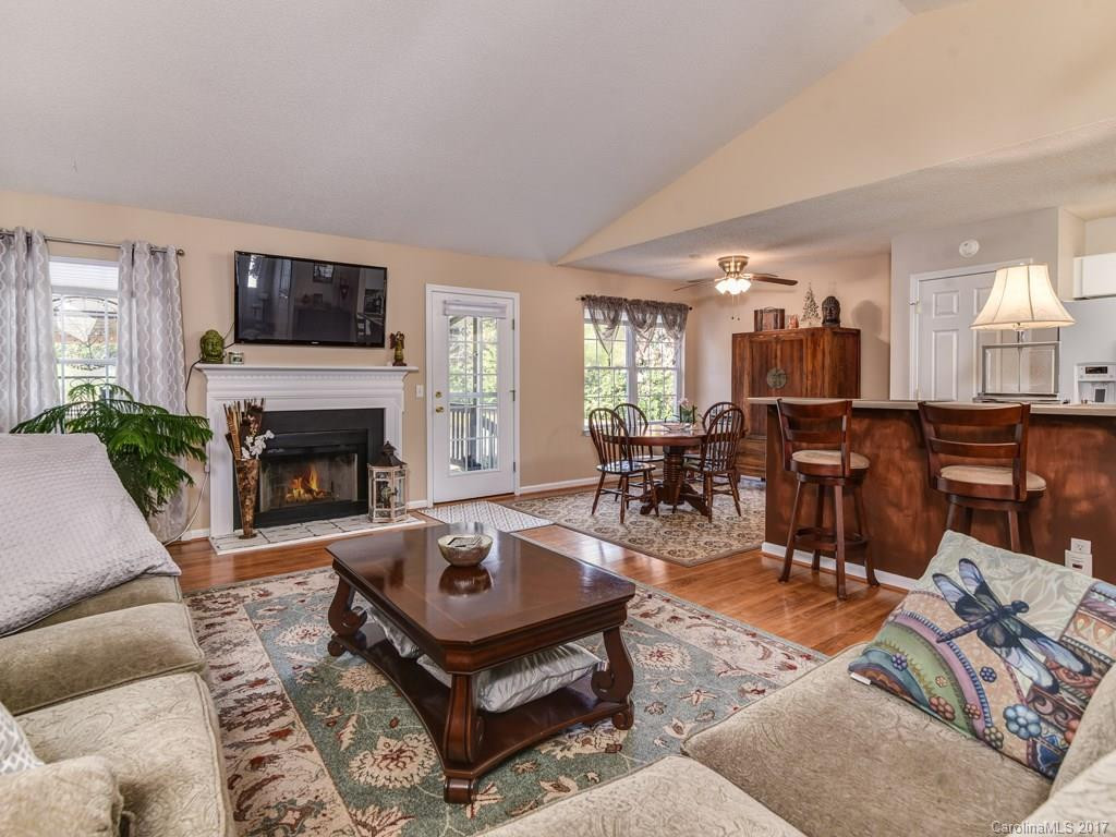 26 Woodridge View Court #45 - Photo 5