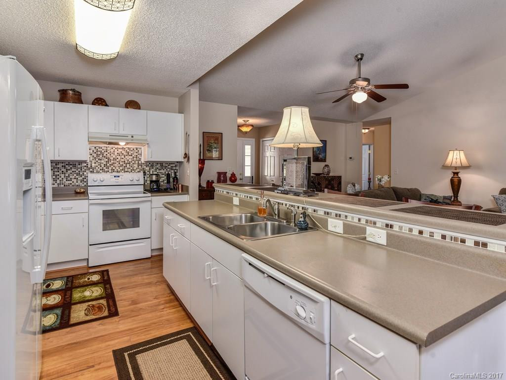 26 Woodridge View Court #45 - Photo 7