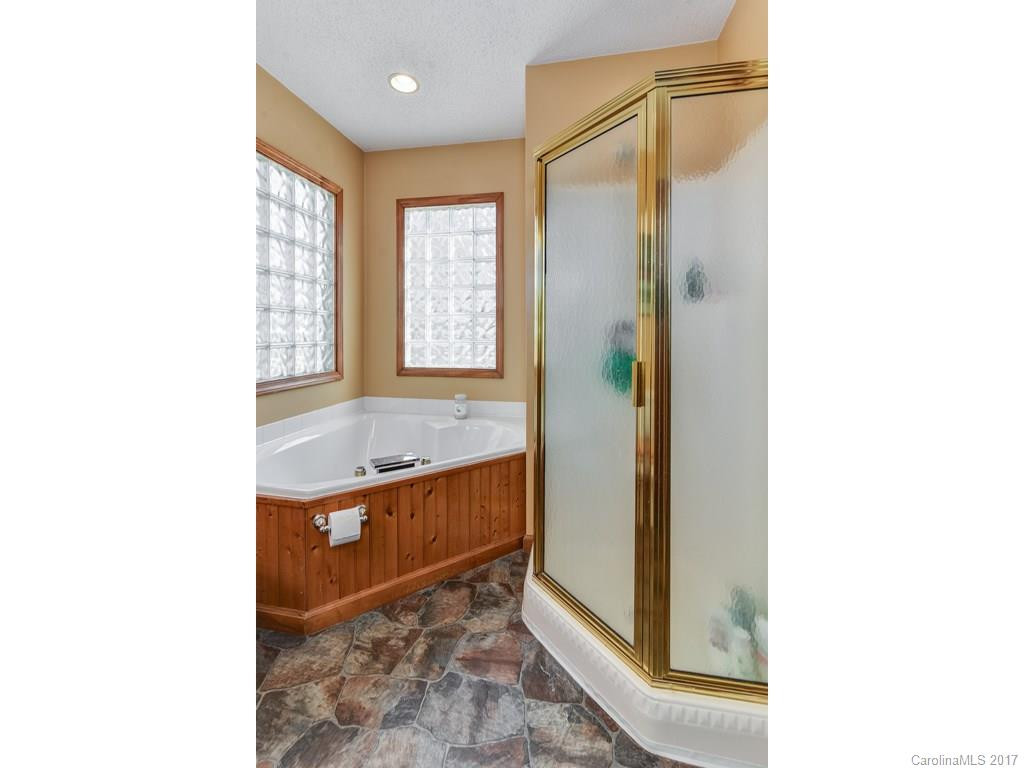 105 Mountain Meadow Road - Photo 12