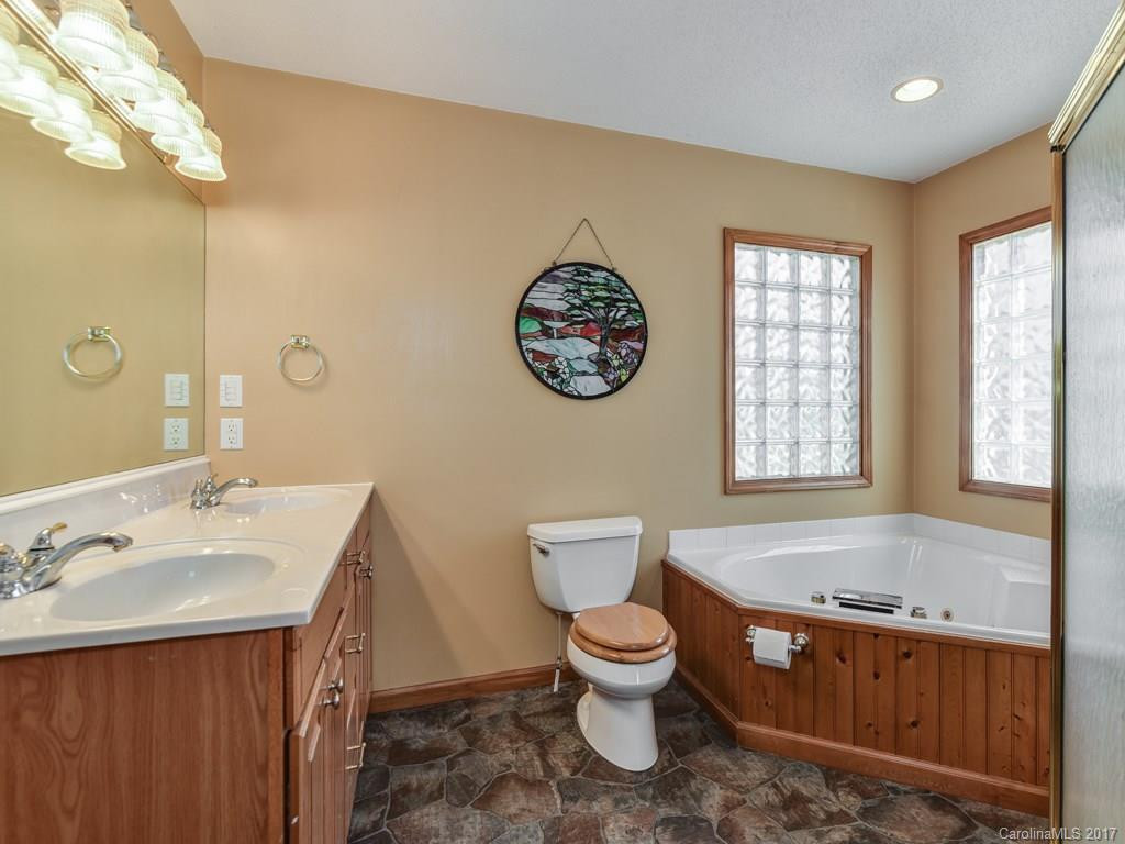 105 Mountain Meadow Road - Photo 13