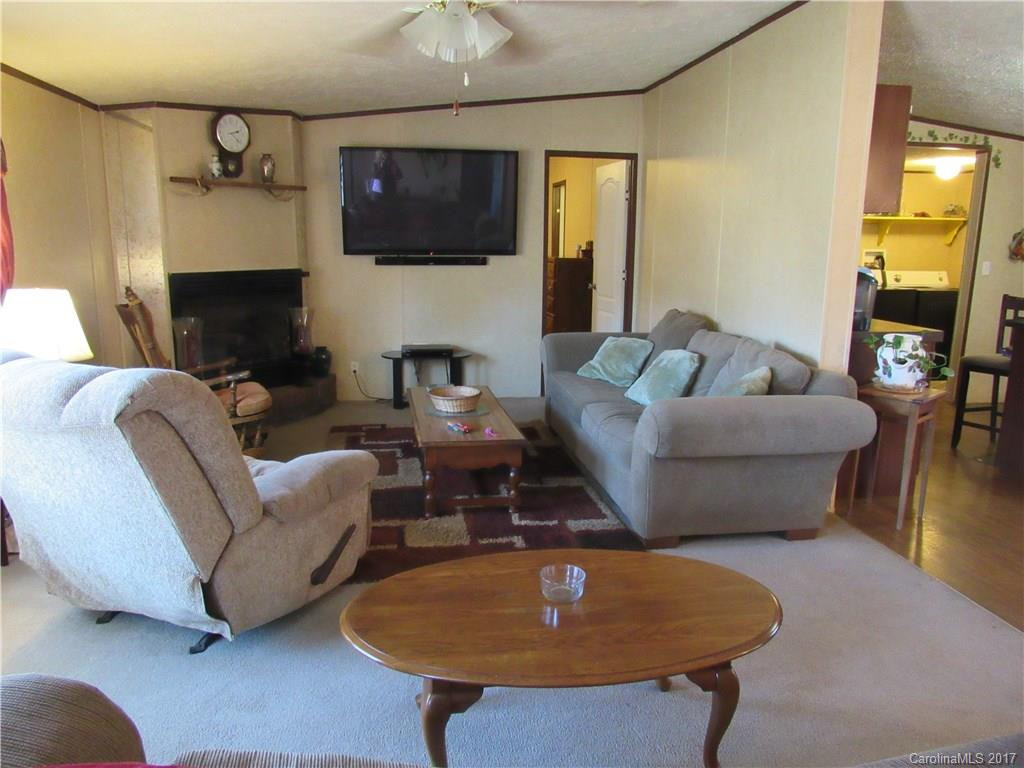 121 Maple Avenue - Photo 2