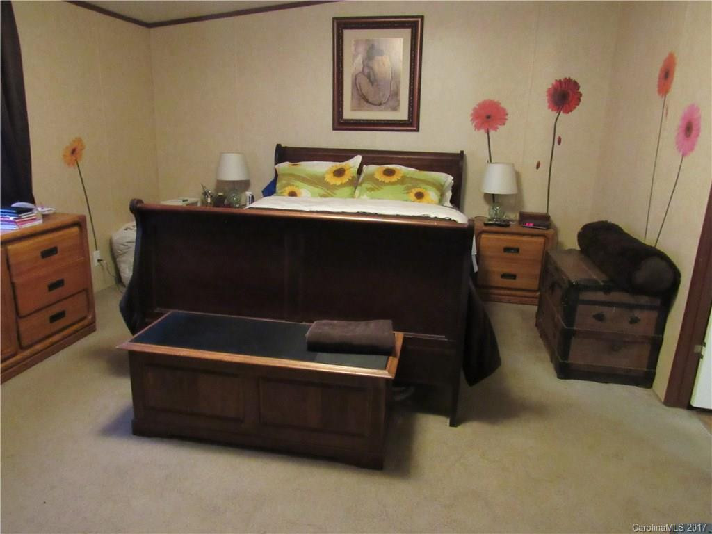 121 Maple Avenue - Photo 12