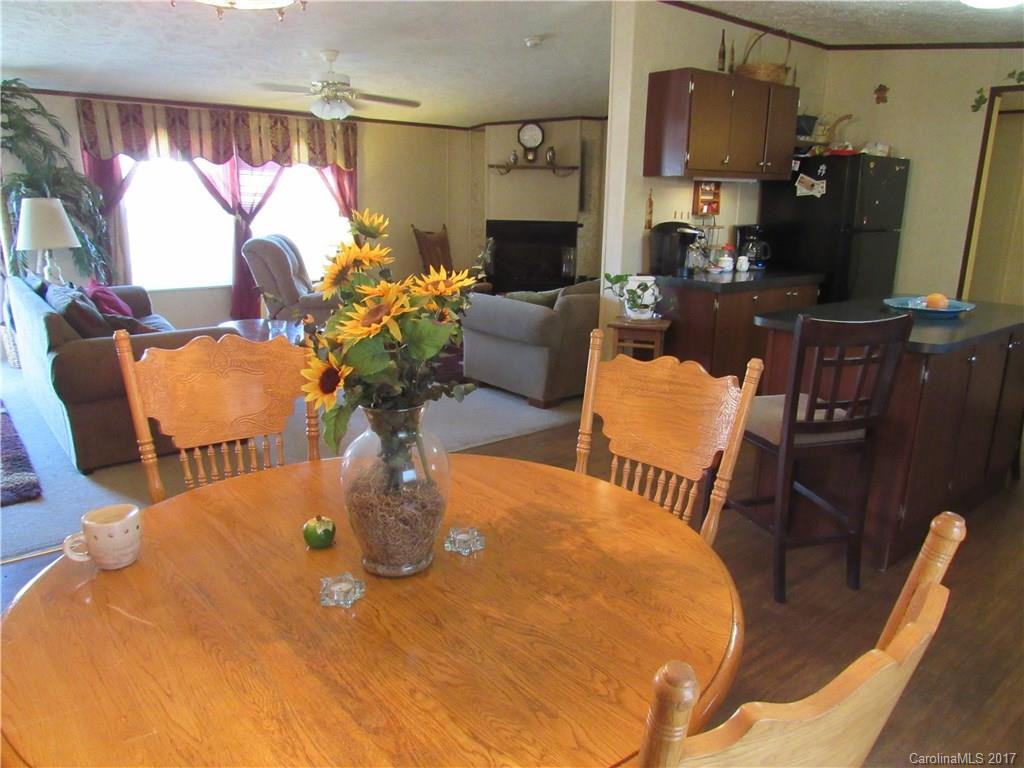 121 Maple Avenue - Photo 4