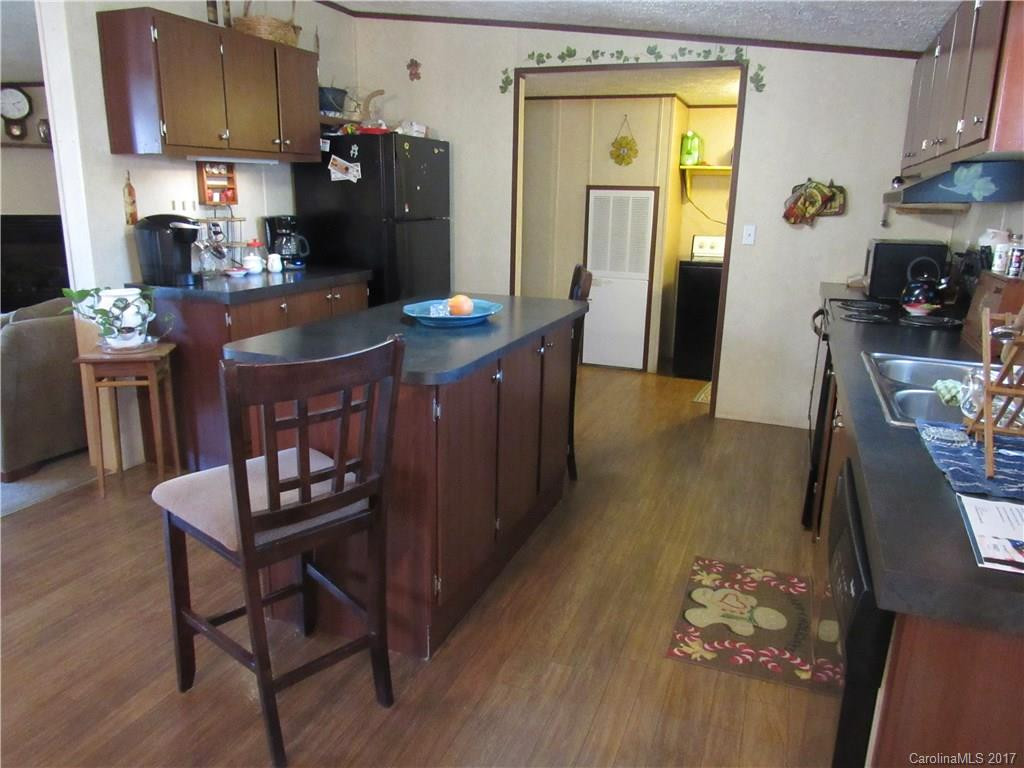 121 Maple Avenue - Photo 5