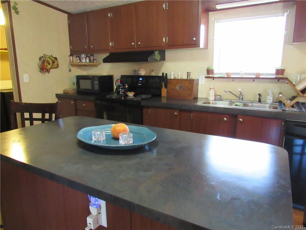121 Maple Avenue - Photo 6