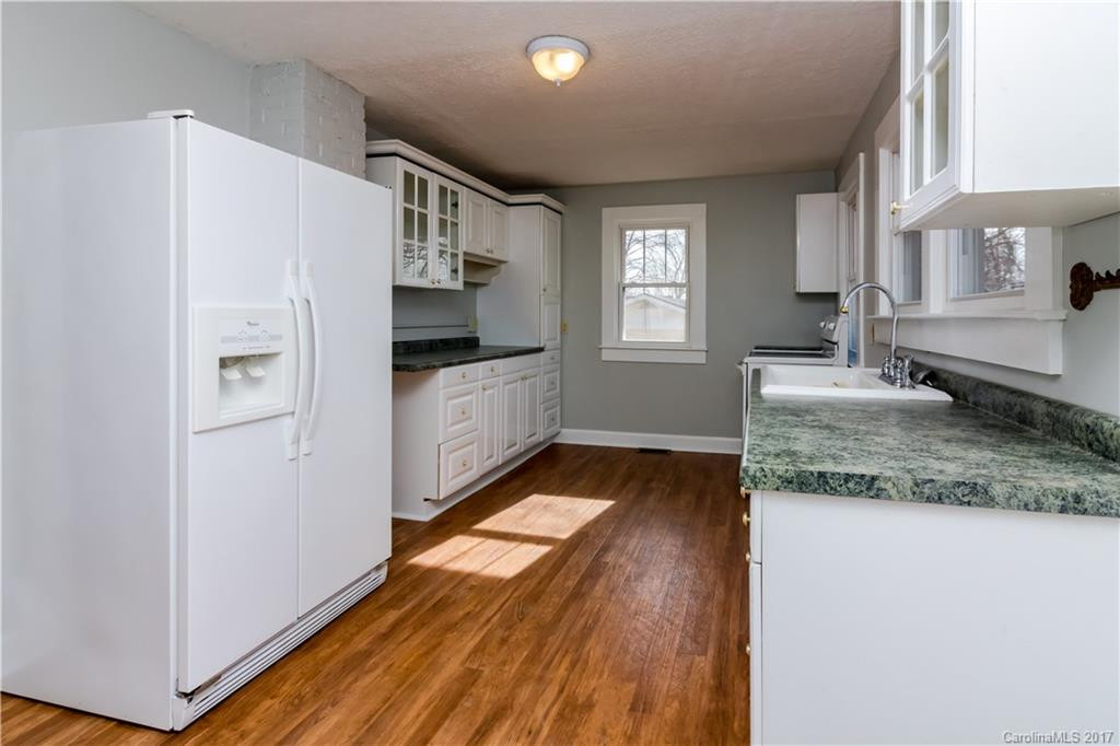 377 Riverview Drive - Photo 5