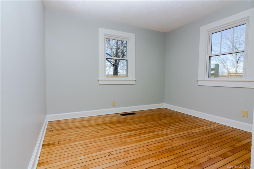 377 Riverview Drive - Photo 8