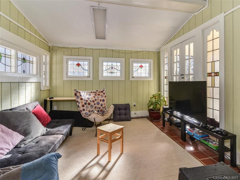 270 Forest Hill Drive - Photo 9