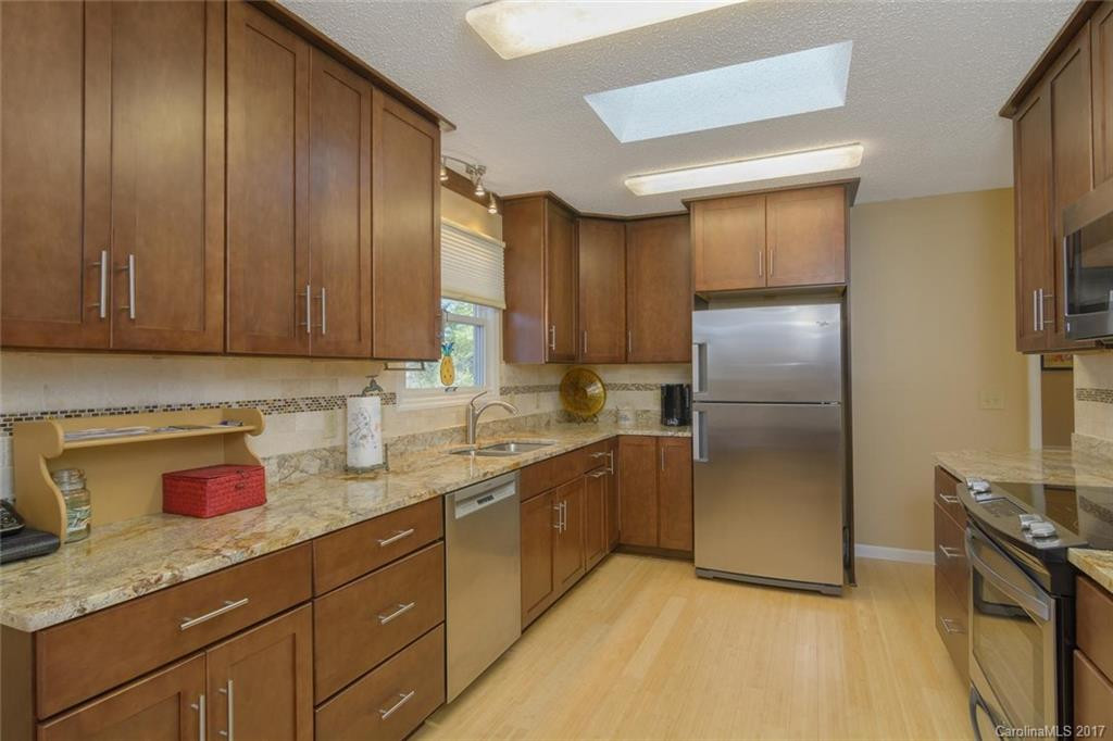 303 Melissa Way - Photo 11