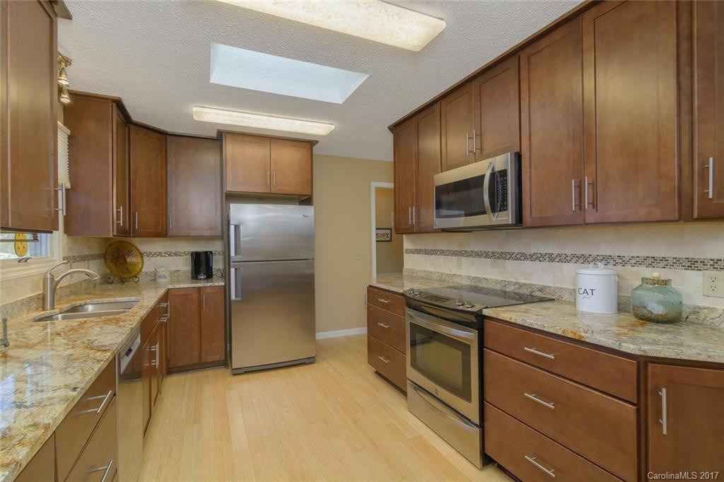 303 Melissa Way - Photo 12