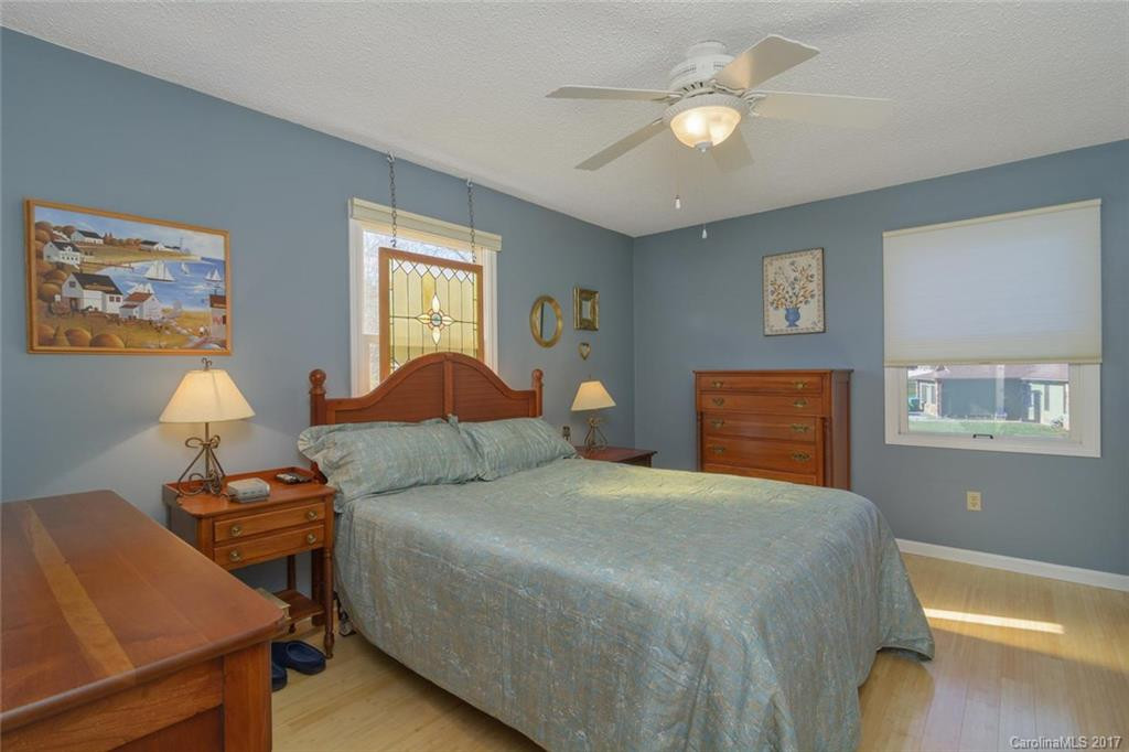 303 Melissa Way - Photo 15