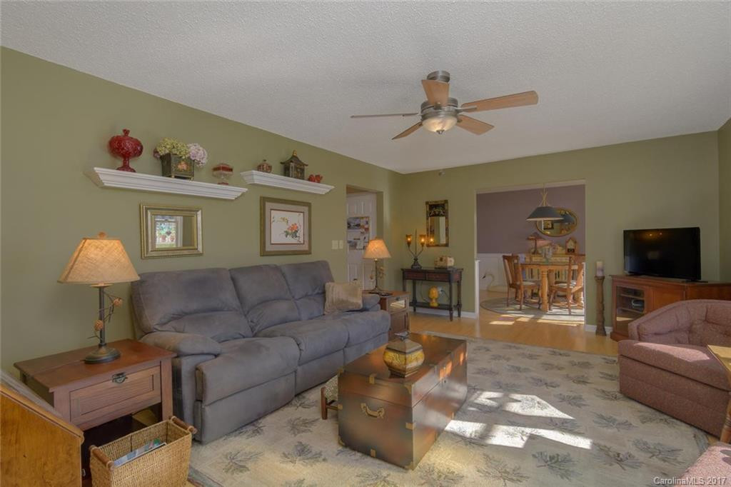 303 Melissa Way - Photo 7