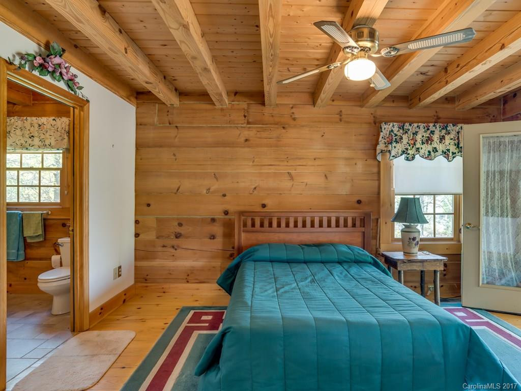 203 Hawthorne Drive - Photo 19