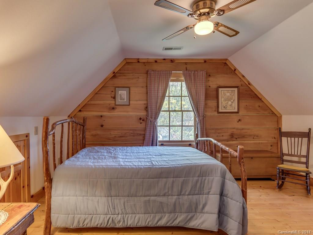 203 Hawthorne Drive - Photo 21