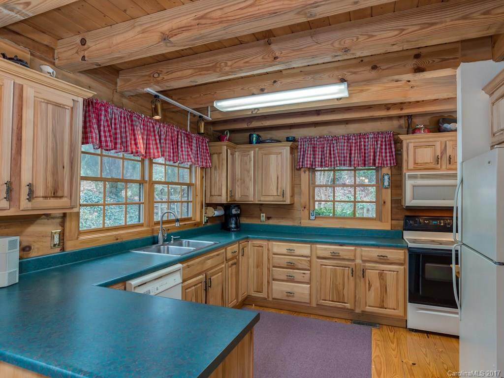 203 Hawthorne Drive - Photo 5