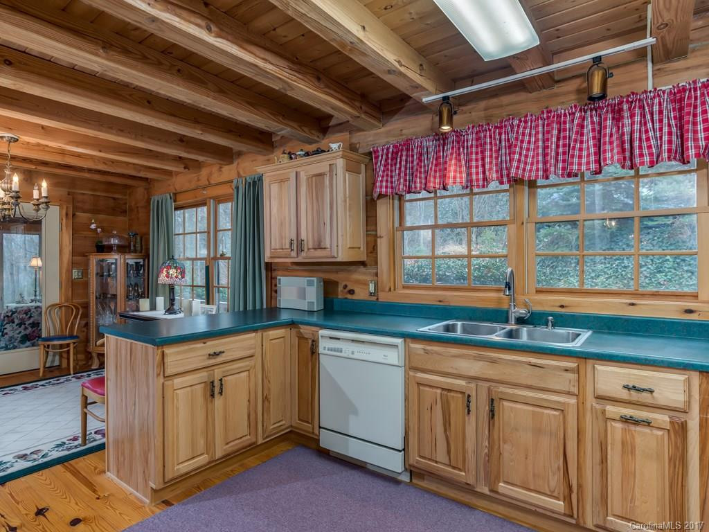 203 Hawthorne Drive - Photo 9