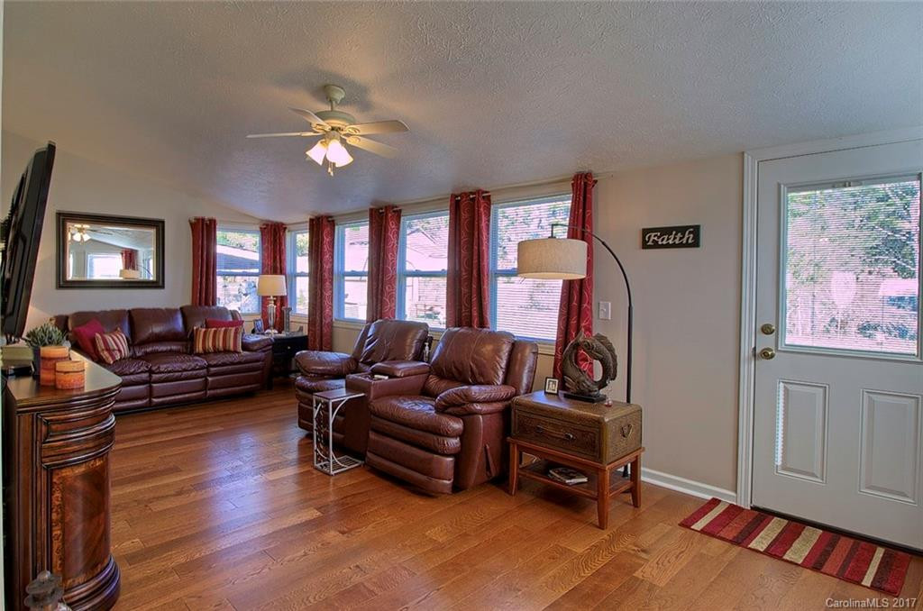 708 Shadywood Lane - Photo 12