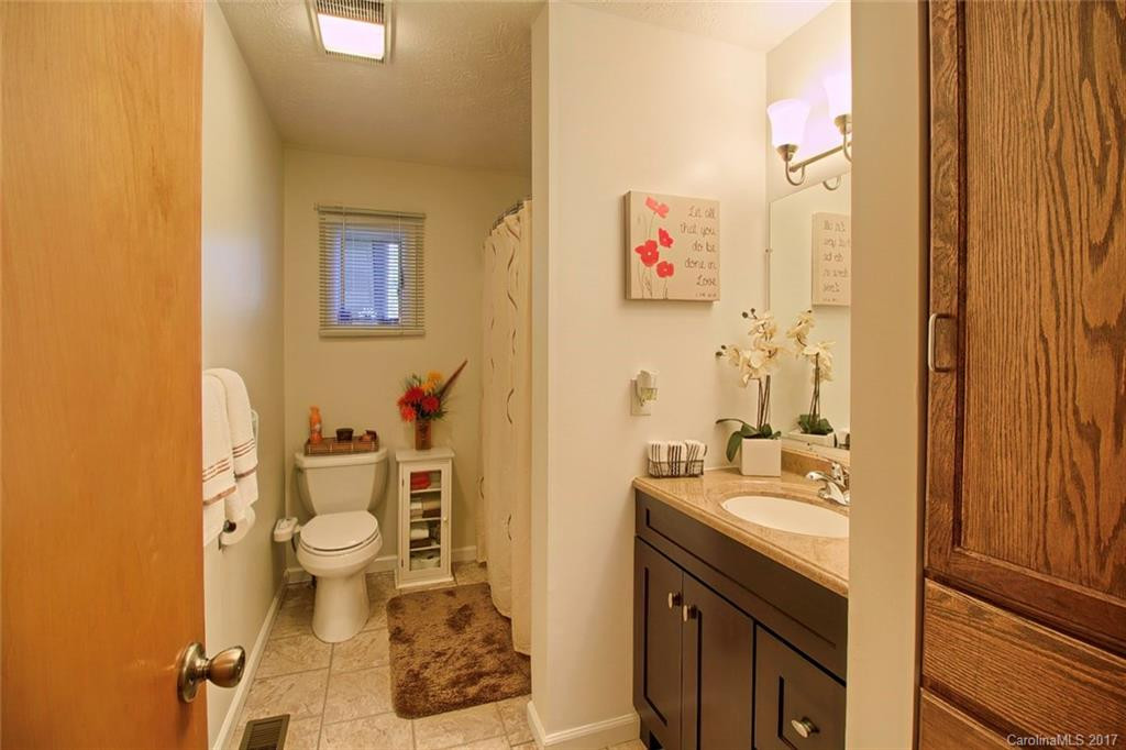 708 Shadywood Lane - Photo 19