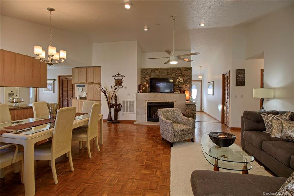 708 Shadywood Lane - Photo 4