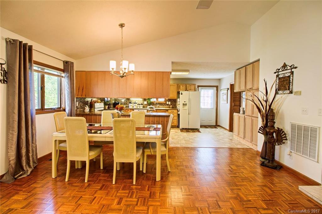 708 Shadywood Lane - Photo 6