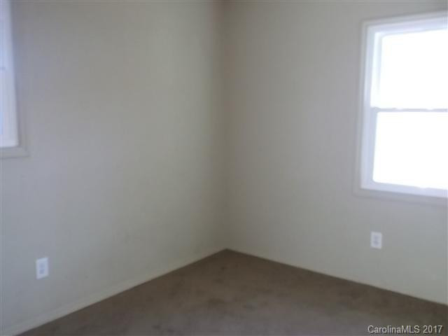121 Astrid Lane - Photo 5