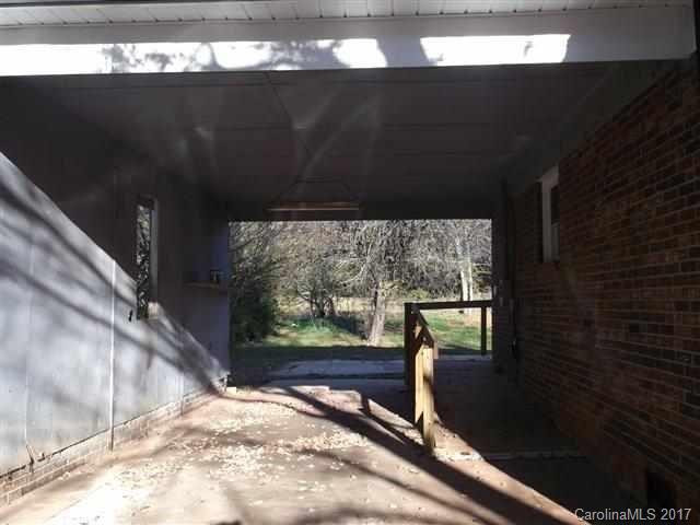 121 Astrid Lane - Photo 8