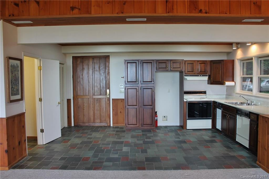1621 Pinnacle Parkway - Photo 9