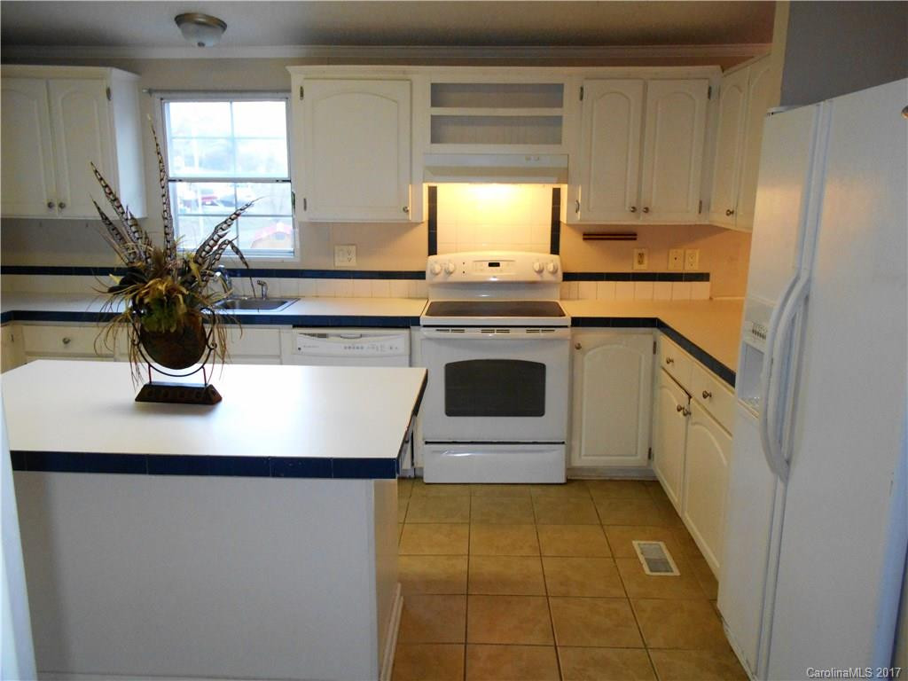 221 Rolling Oaks Drive - Photo 4