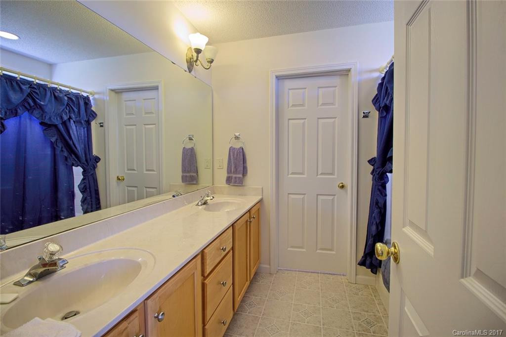 29 Cathy Court - Photo 12