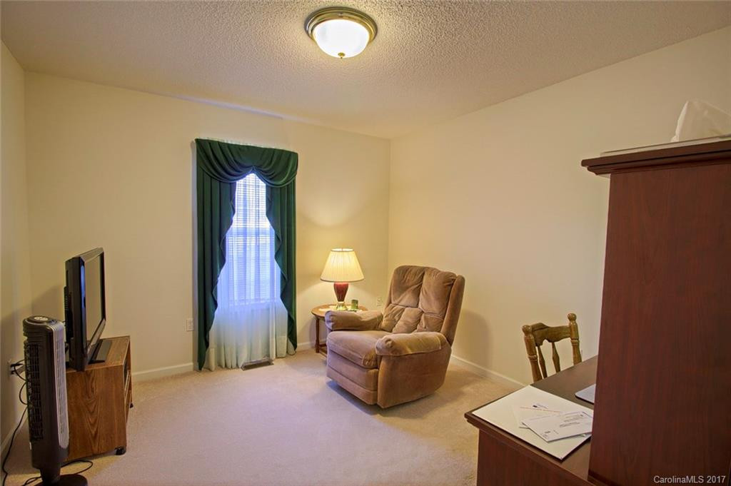 29 Cathy Court - Photo 15