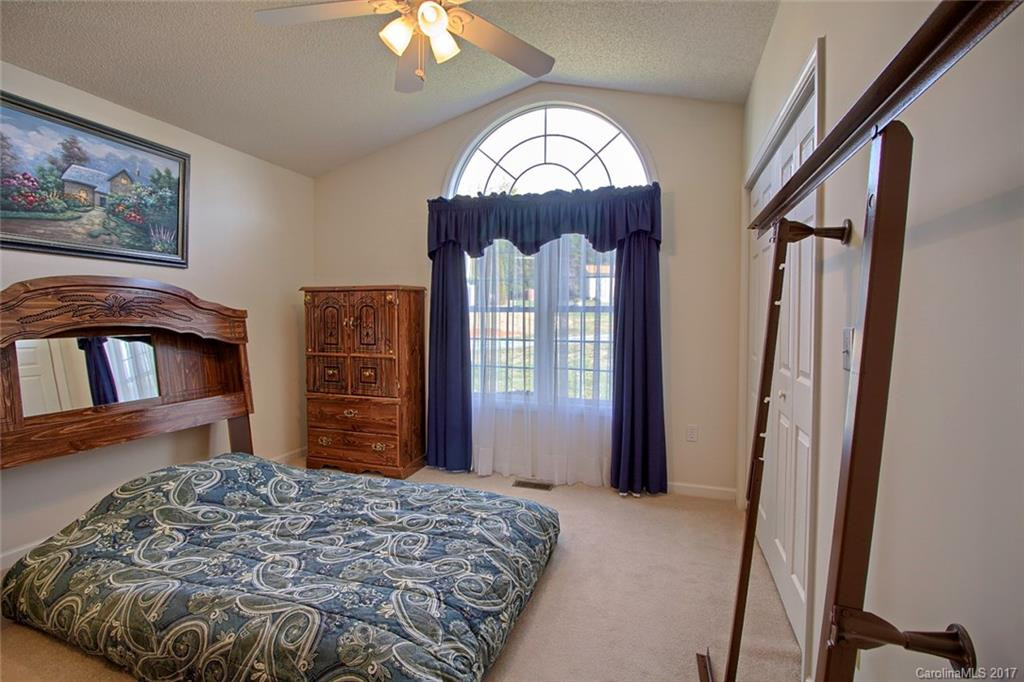29 Cathy Court - Photo 16