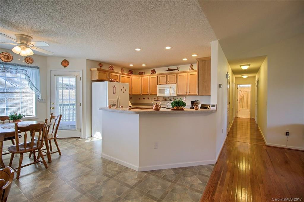 29 Cathy Court - Photo 6