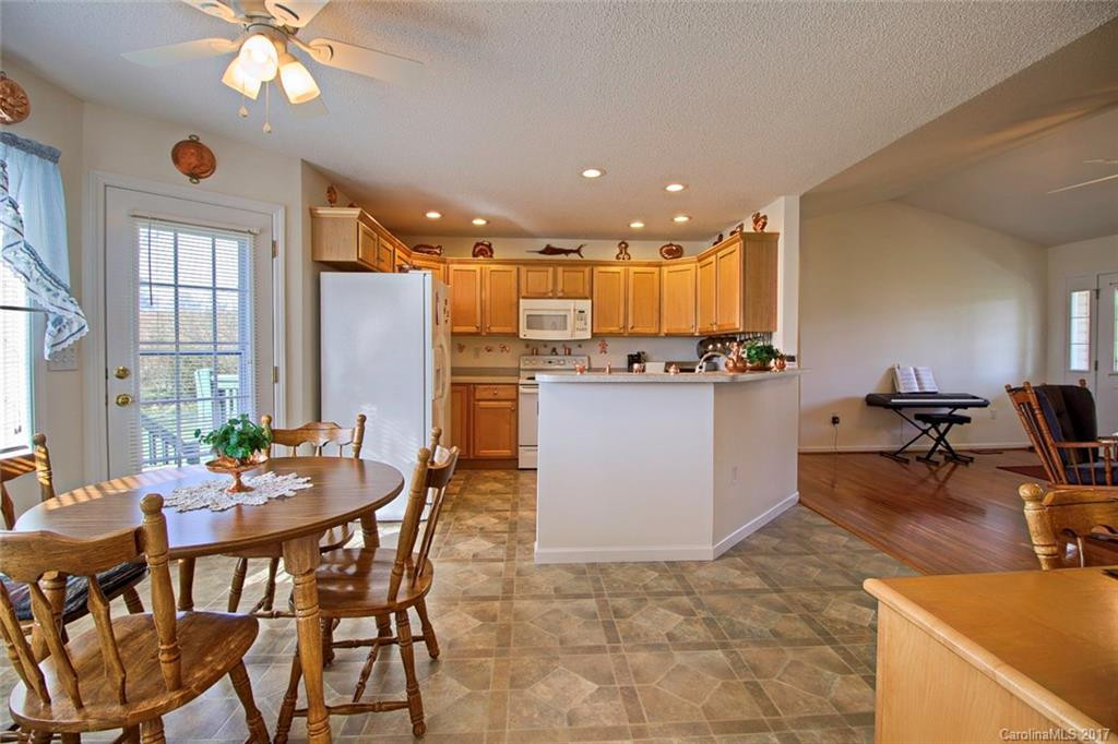 29 Cathy Court - Photo 8