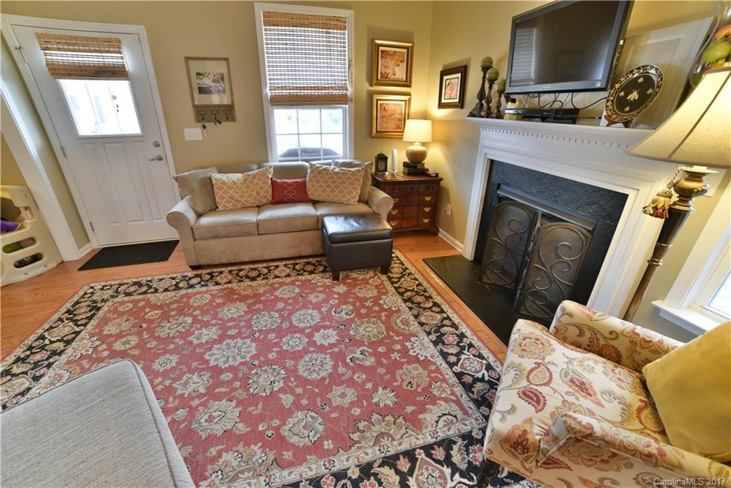 33 Manderley Way - Photo 2