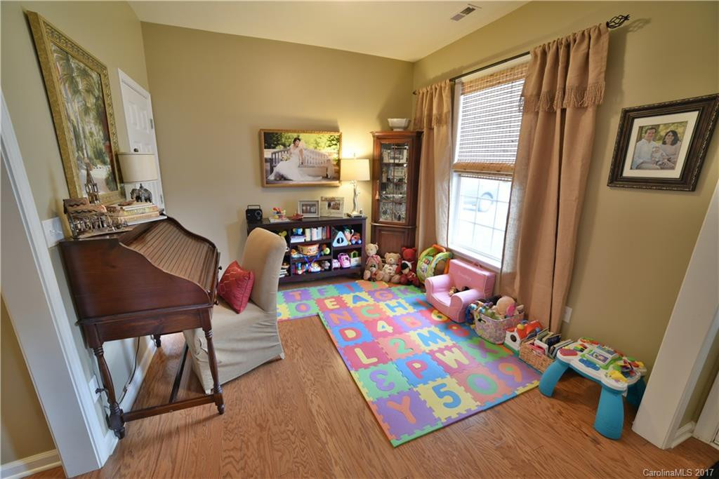 33 Manderley Way - Photo 15