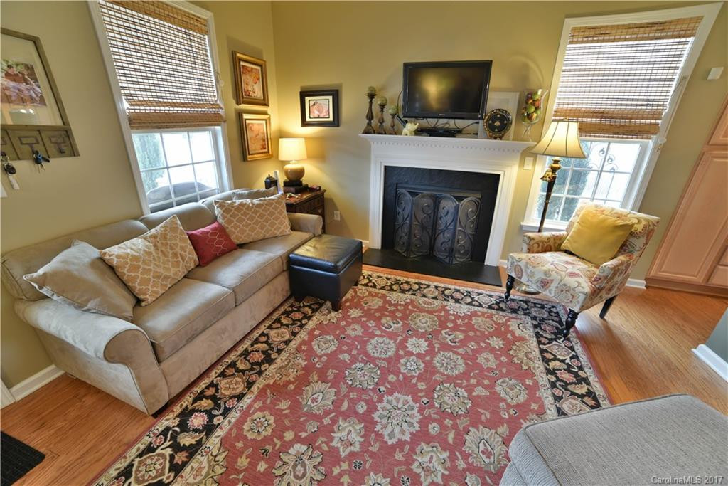 33 Manderley Way - Photo 3