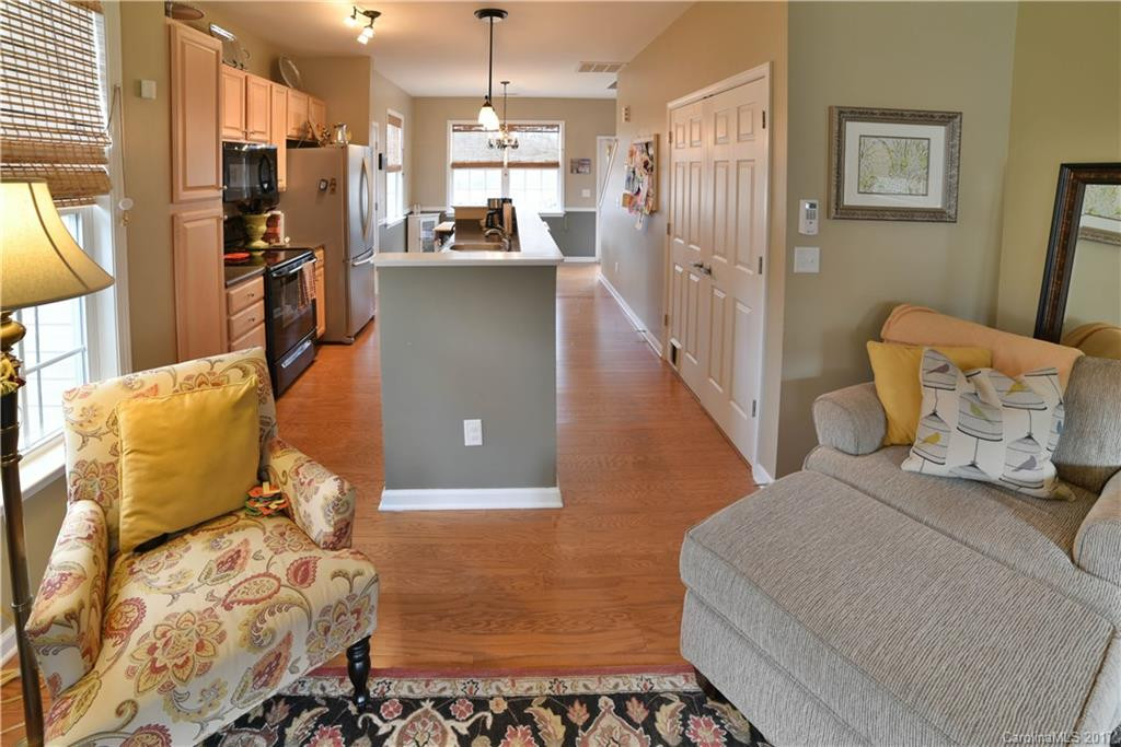 33 Manderley Way - Photo 4