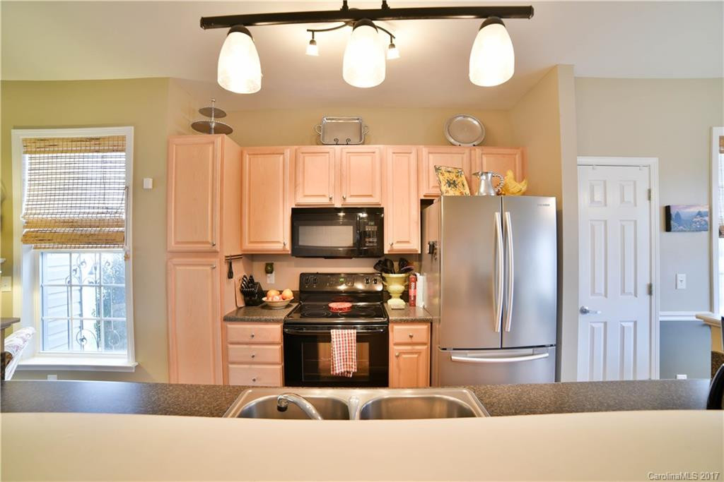 33 Manderley Way - Photo 6