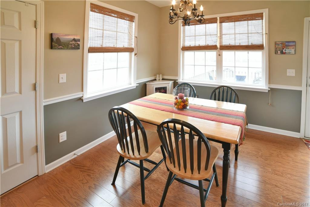 33 Manderley Way - Photo 8