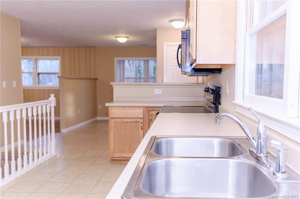180 Ravenwood Lane - Photo 11