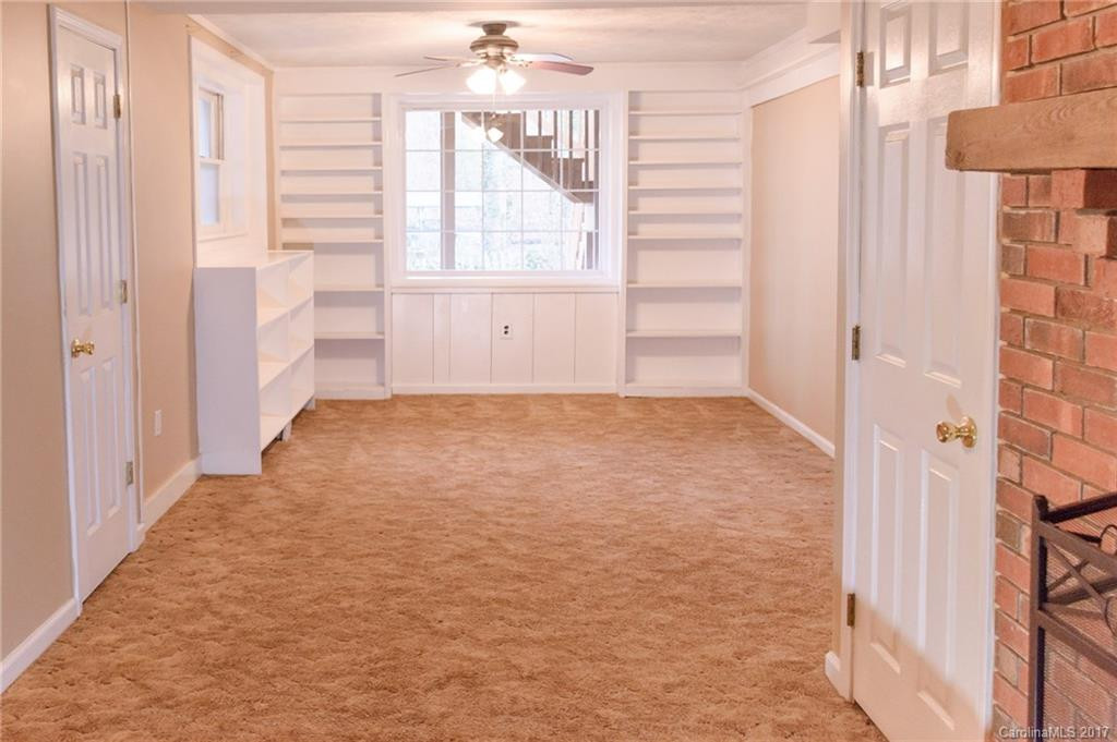 180 Ravenwood Lane - Photo 12