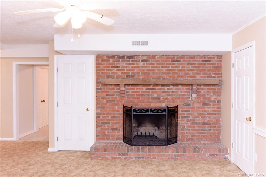 180 Ravenwood Lane - Photo 13