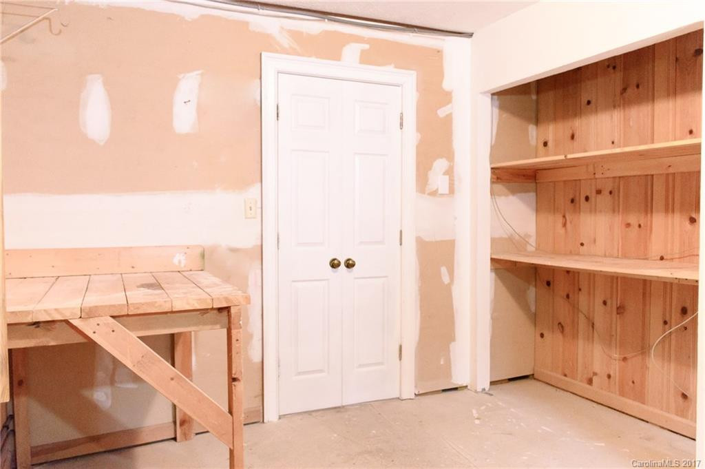 180 Ravenwood Lane - Photo 16