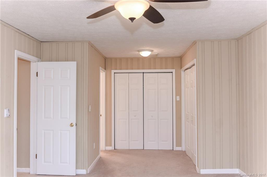 180 Ravenwood Lane - Photo 19