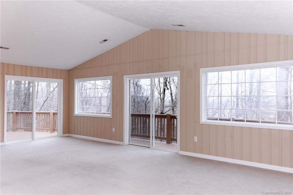 180 Ravenwood Lane - Photo 4