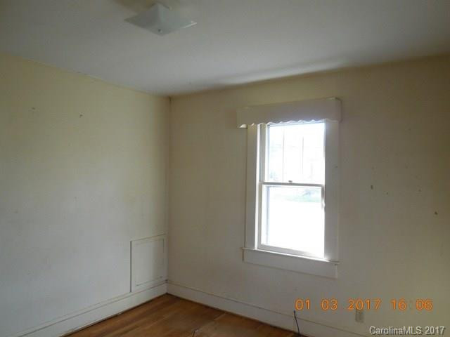 243 Hillside Heights - Photo 11
