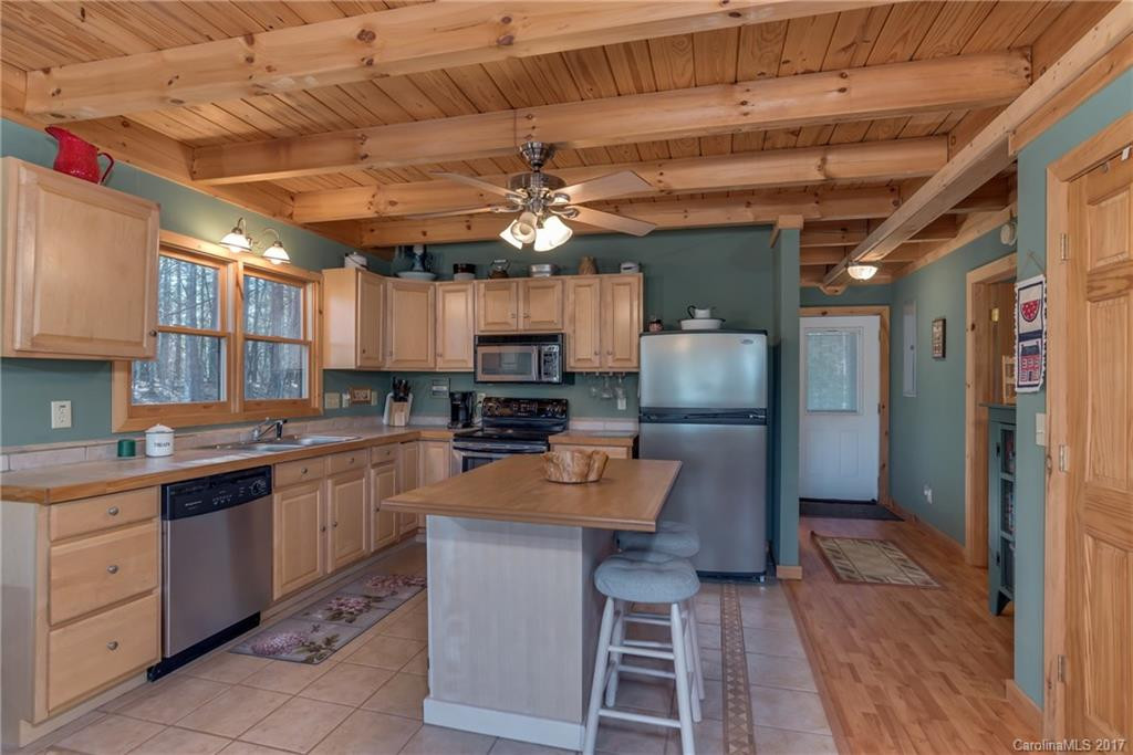 399 Hidden Lake Parkway - Photo 4