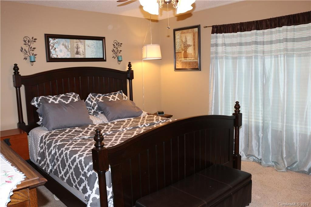 204 Springfield Drive - Photo 12
