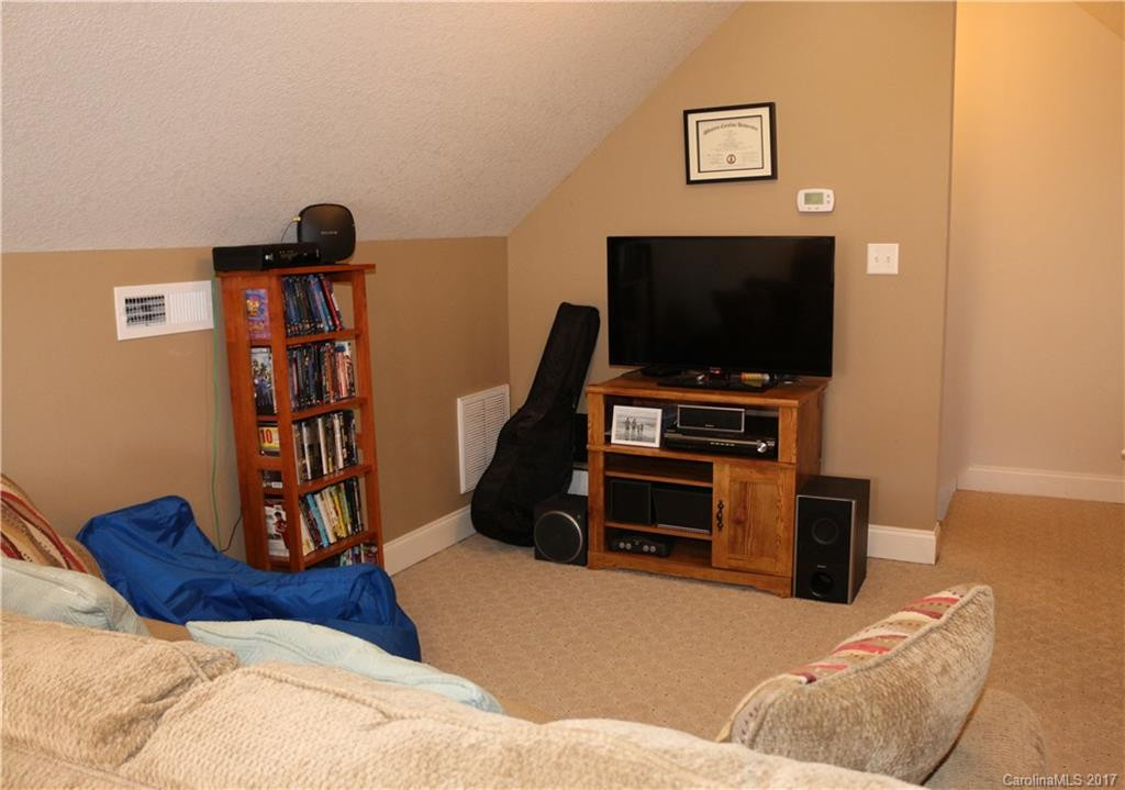 204 Springfield Drive - Photo 18